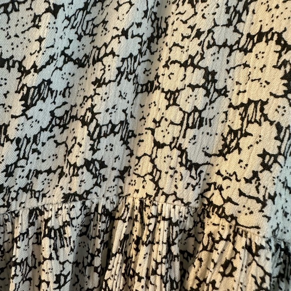 Volcom black/white flower pattern Sundress - Small - Picture 8 of 8